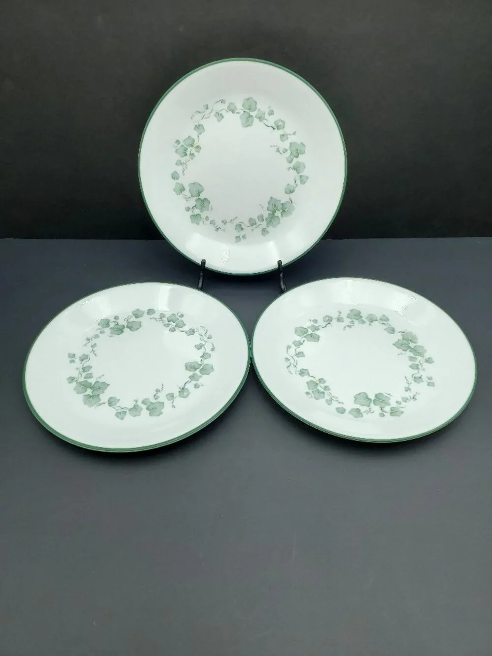 Corelle Callaway Smooth Luncheon Plates Corning Green Ivy Coupe Salad Plates